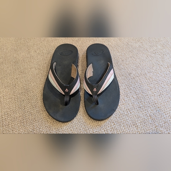 Reef Sandals with Bottle Opener - Picture 3 of 5